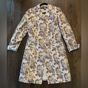 Eccoci vintage Floral Jacquard Long Coat in Cream, Gold, and Lavender